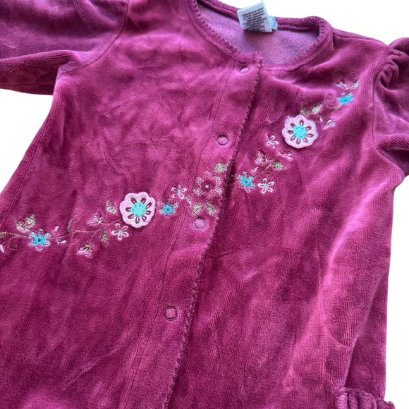 Vintage Carter’s Burgundy Red Velour Jumpsuit Baby Girl Size 9M - Picture 2 of 7